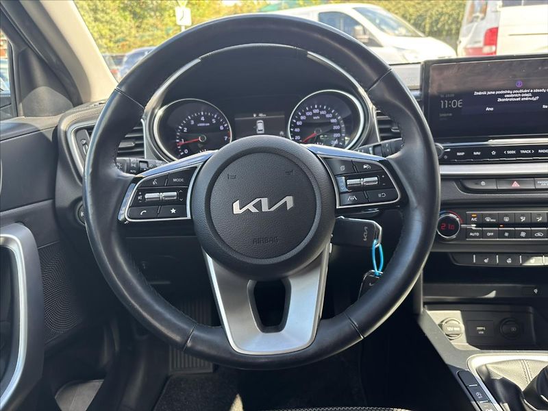 Kia Ceed 1,5 TGDi TOP ZÁRUKA TOP STAV - fotka 16 z 42