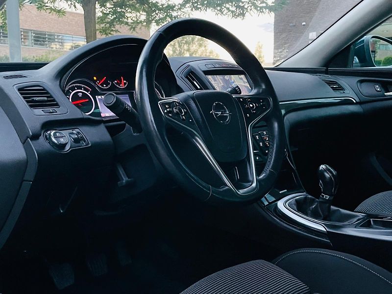 Opel Insignia 2.0CDTi MANUÁL KAMERA SERVISKA - fotka 25 z 46