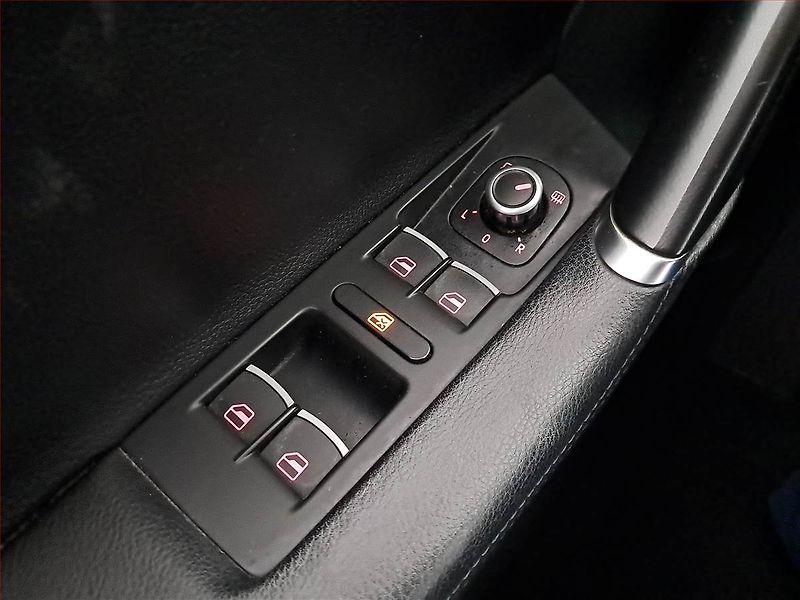 Volkswagen Passat (2013) 2.0 TDI, Automat, Tempomat - fotka 15 z 20