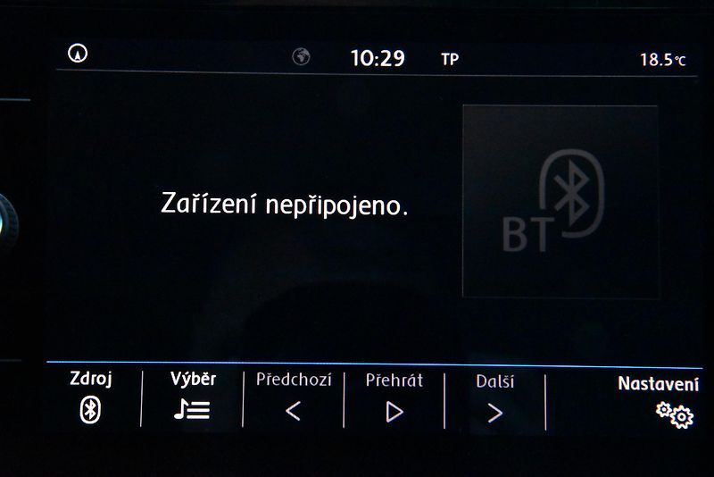Volkswagen Touran 2.0 TDi COMFORTLINE,NAVI,MASÁŽ - fotka 19 z 51