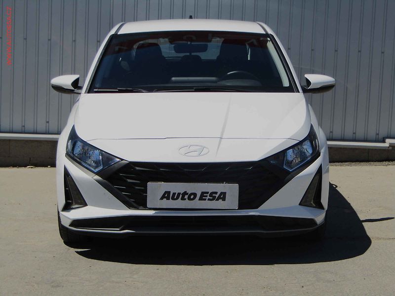 Hyundai i20 (2024) 1.2i, 1.maj,ČR, AC, navi - fotka 2 z 22
