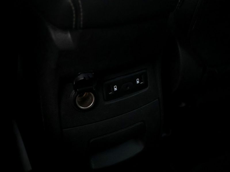 Renault Scénic 1,6 dCi 118kW EDC Bose Edition - fotka 15 z 33