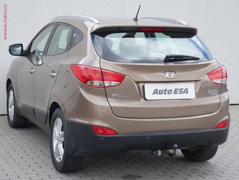 Hyundai ix35 (2013) 1.7CRDI, ČR, AC, tempo, park - fotka 6 z 15