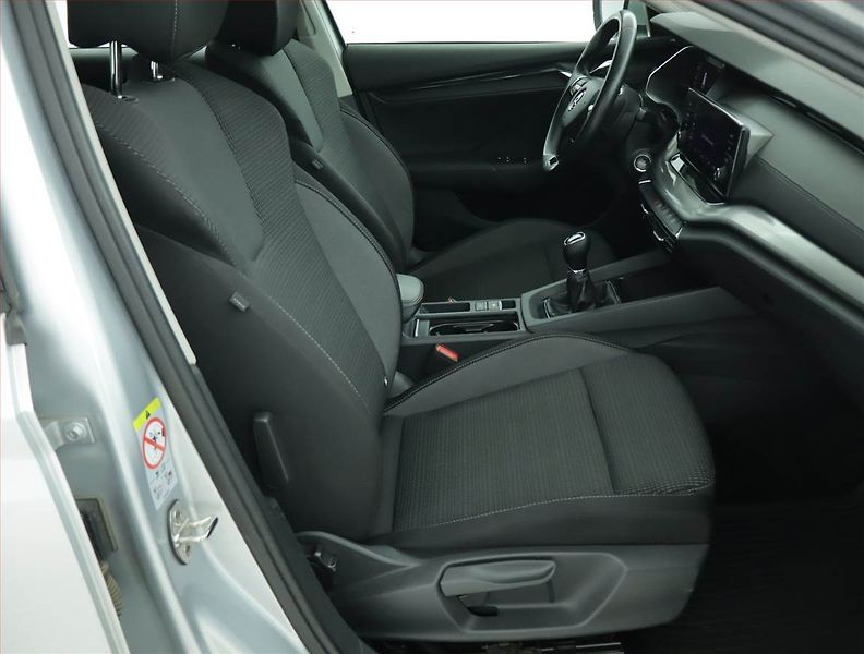 Škoda Octavia (2023) Ambition 2.0 TDI, ČR,1.maj - fotka 9 z 15
