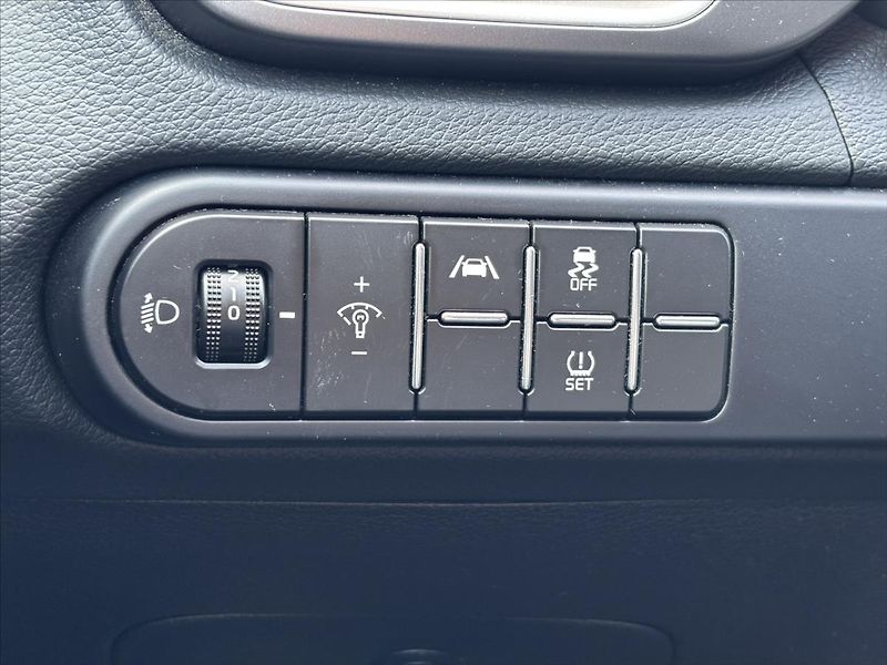 Kia Ceed 1,5 TGDi TOP ZÁRUKA KAMERA - fotka 31 z 40