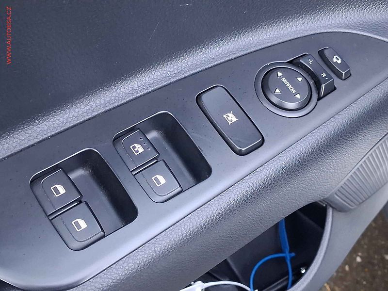 Kia Stonic (2022) 1.0T-GDi, 1.maj,ČR, AT,p - fotka 11 z 18