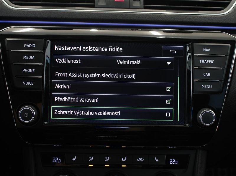 Škoda Superb 2,0 TDi 140kW Laurin & Klement - fotka 14 z 32