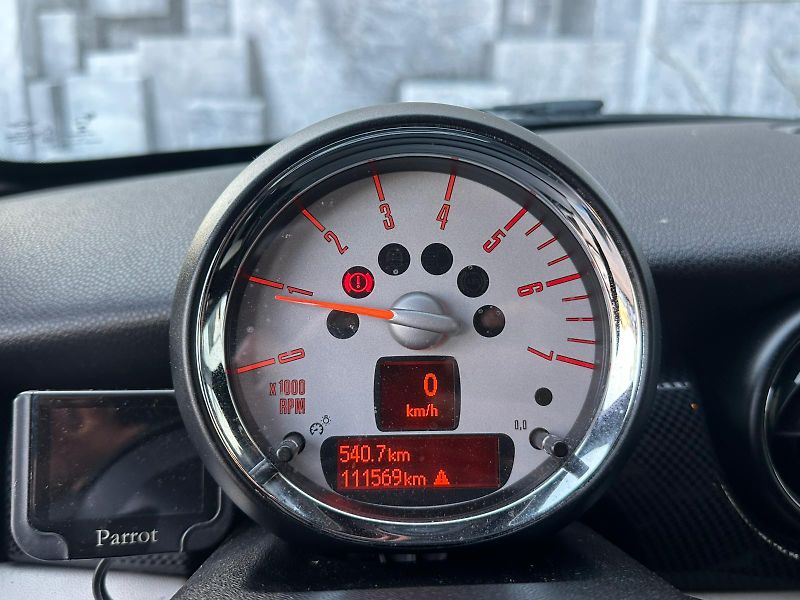 Mini Cooper S (2012) Coupe, 2.0D 105KW - fotka 12 z 19