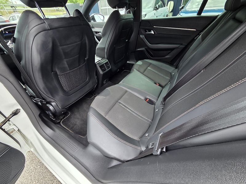Peugeot 508 (2019) 2.0 BHDi 160 GT line EAT8 - fotka 10 z 34