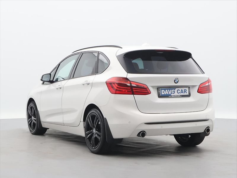 BMW Řada 2 1,5 218d 85kW Sport line Aut. - fotka 5 z 27