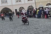 Štědrodenní motorkářská vyjížďka se srazem na Karlově náměstí v Kolíně.