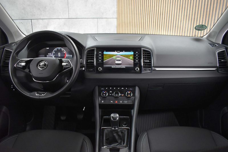 Škoda Karoq 1.5 TSI TAŽNÉ*KAMERA*DPH*ČR 1M - fotka 8 z 39