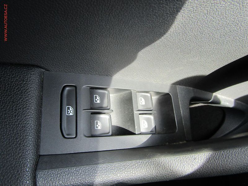 Škoda Rapid (2015) 1.4TDI, ČR, Xenon, AC, temp - fotka 12 z 23
