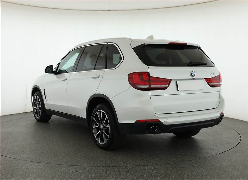 BMW X5 (2018) xDrive25d - fotka 4 z 21