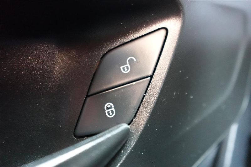 Mercedes-Benz Sprinter 3,0 CDI  319 CDI CHLAĎÁK KLIMA - fotka 19 z 31