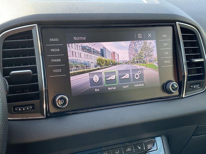 Škoda Karoq (2018) 1.5 TSI DSG Style + - fotka 20 z 36