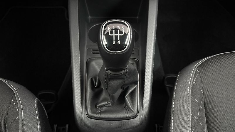 Škoda Fabia 1.0 TSI Ambition Combi - fotka 24 z 24