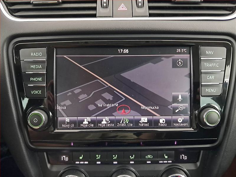 Škoda Octavia (2013) 2.0 TDI, Navi, Xenony - fotka 13 z 18