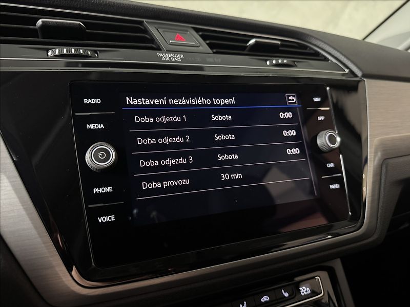 Volkswagen Touran 2,0 TDi  DSG Comfortline Tažné - fotka 38 z 43