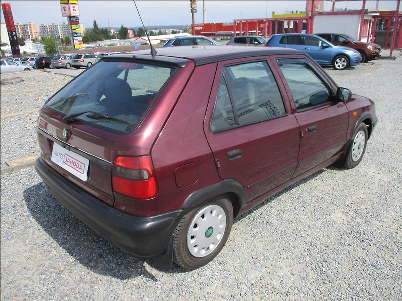 Škoda Felicia 1,3 GLXi, 50kW, + 4x pneu, - fotka 5 z 18
