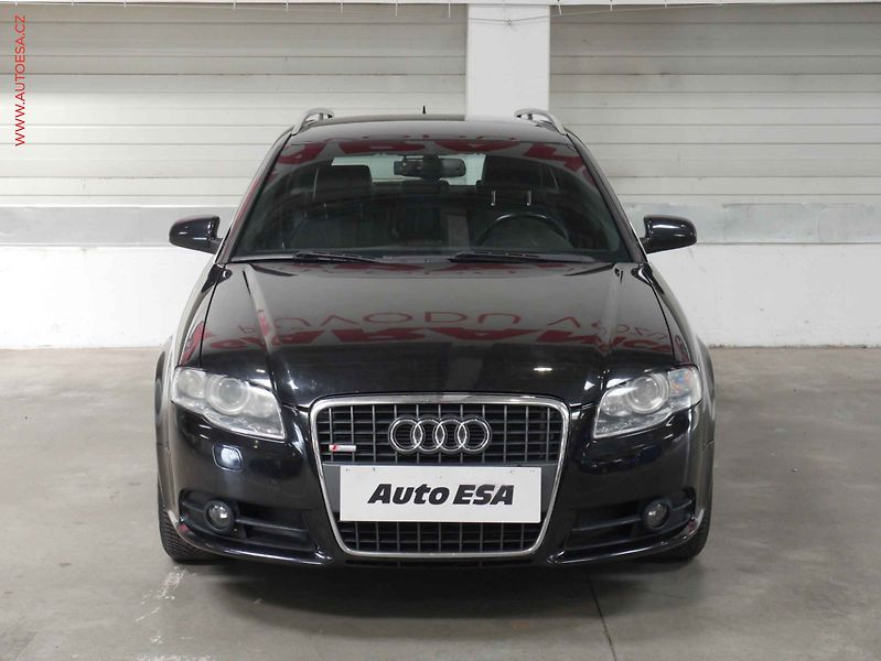 Audi A4 (2007) 2.0 TDI, AC, xenon - fotka 2 z 21
