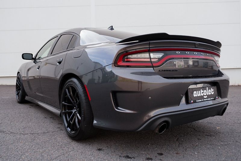 Dodge Charger 6.4 HEMI DAYTONA EDITION - fotka 10 z 35
