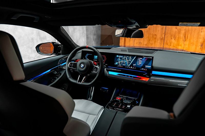 BMW M5 touring - fotka 18 z 23