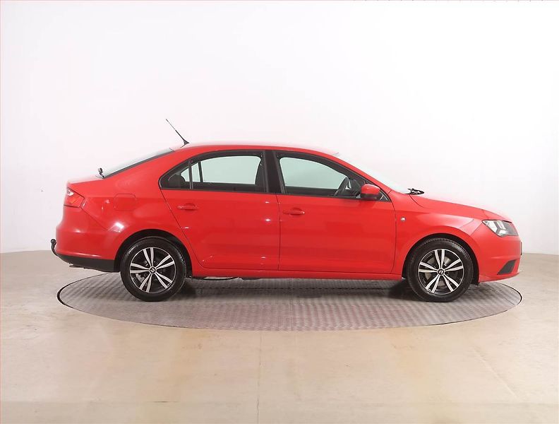 Seat Toledo (2015) 1.2 TSI, Serv.kniha - fotka 6 z 17