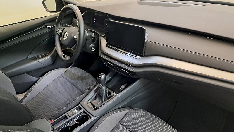 Škoda Octavia (2023) Ambition 1,5 TSI 110 kW - fotka 15 z 23