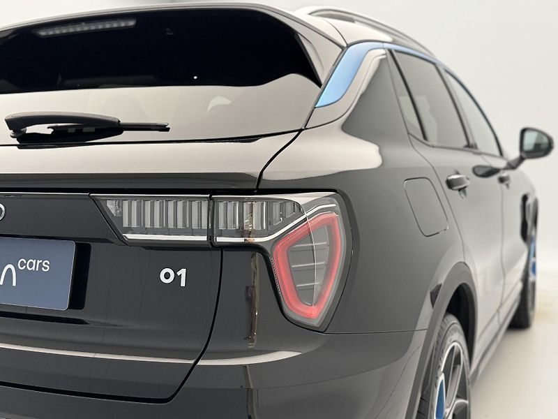 Lynk & Co 01 PHEV DCT AUT 1.maj - fotka 19 z 55