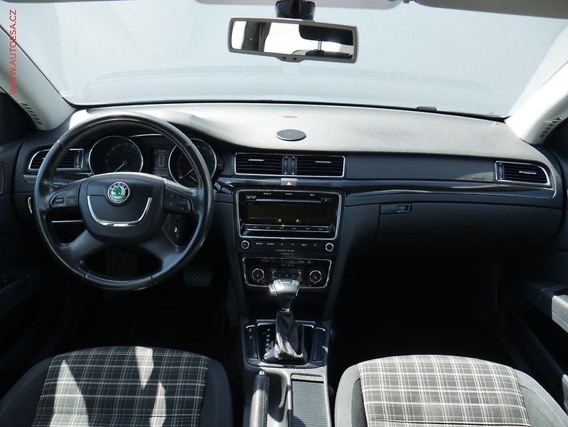 Škoda Superb (2012) 2.0.TDi, DSG, výhřev.sed - fotka 8 z 22