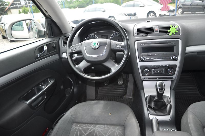 Škoda Octavia II 2.0TDi 103kW KOMBI Ambition - fotka 5 z 13