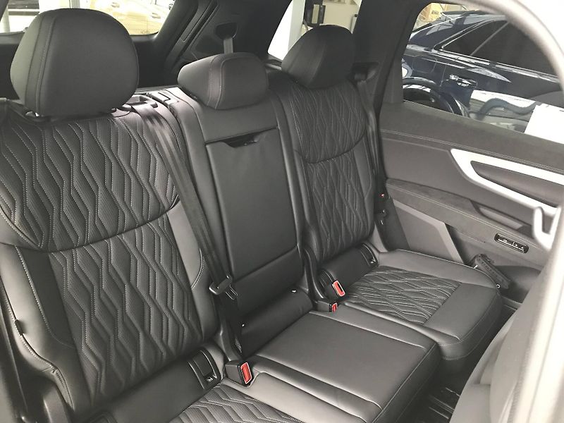 Audi Q7 Quattro 8TT 3,0TDI - fotka 17 z 26