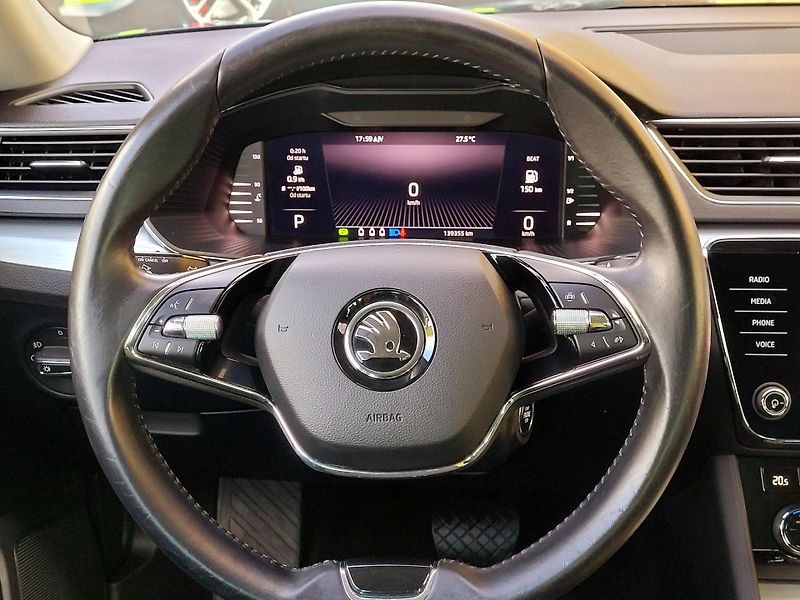 Škoda Superb TSi DSG AMB *SERVIS,CEBIA   - fotka 37 z 43
