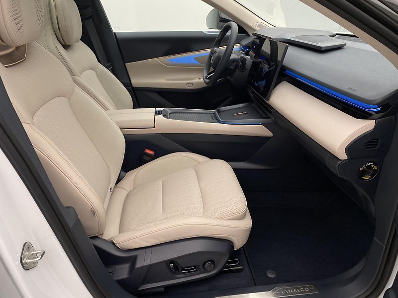 Lynk & Co 08 (2026) MORE PHEV - fotka 40 z 108
