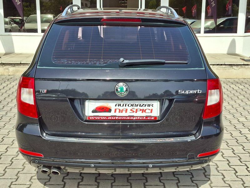 Škoda Superb (2010) 2.0TDI 103kW 6MN -TAŽ.ZAŘÍZENÍ - fotka 7 z 30