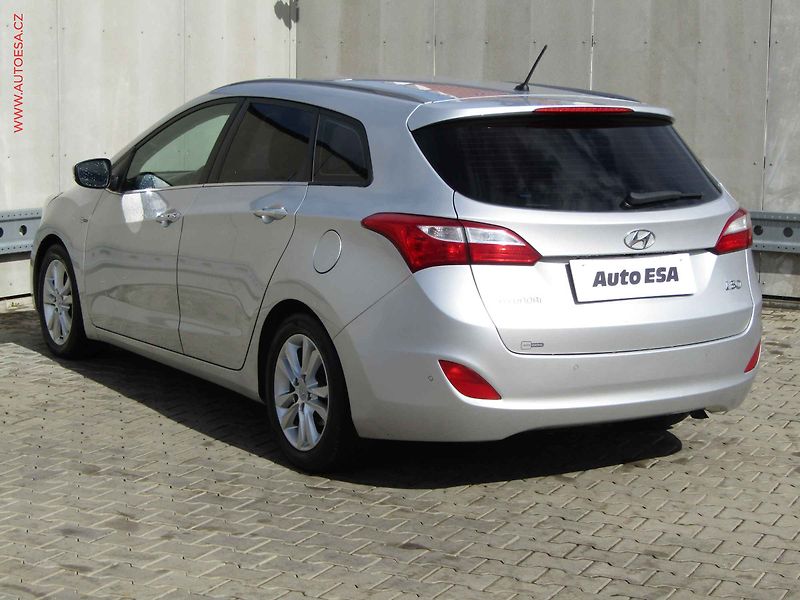 Hyundai i30 (2013) 1.6 CRDi, ČR, AC, tempo - fotka 6 z 21