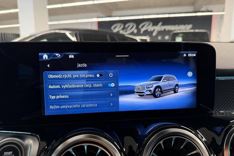 Mercedes-Benz GLB (2024) GLB 200d 4Matic AMG Line - fotka 58 z 63