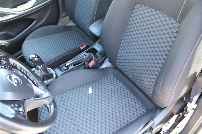 Opel Astra 1,4 i  NOVÉ V ČR,1.MAJITEL - fotka 18 z 27