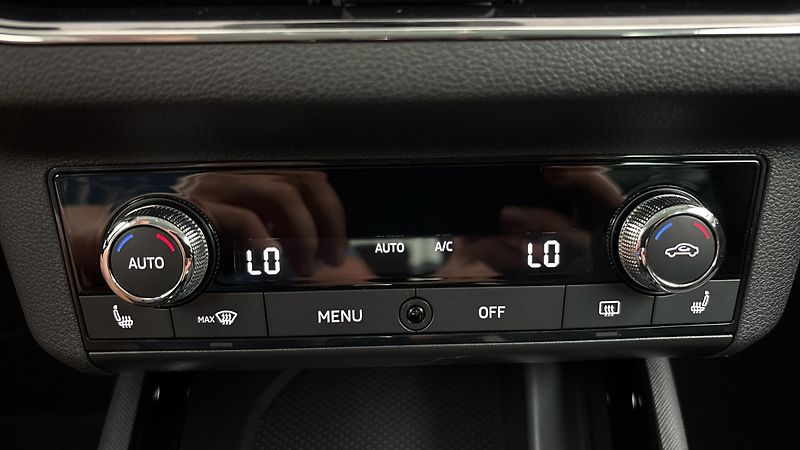 Škoda Scala 1.5 TSI DSG Style - fotka 13 z 26