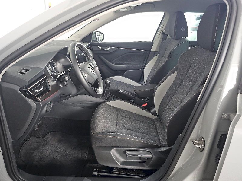 Škoda Scala (2023) 1.0TSI 70kW STYLE PLUS TAŽNÉ N - fotka 6 z 26