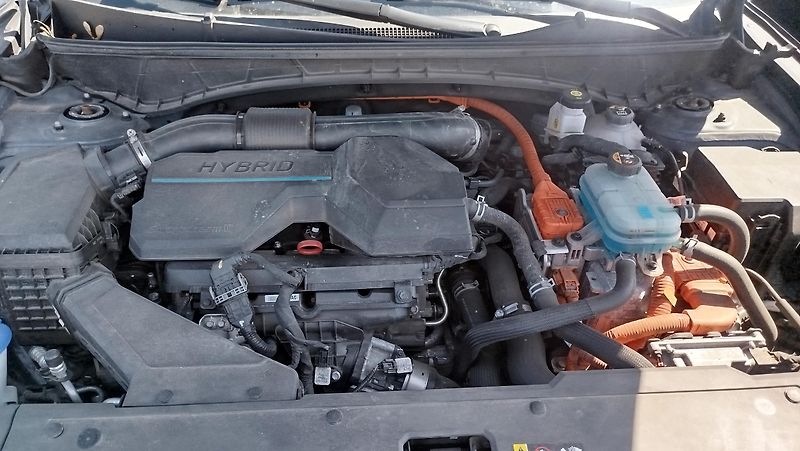 Hyundai Tucson (2023) 1.6 T-GDI Plug-in-Hybrid  4x4  - fotka 30 z 34