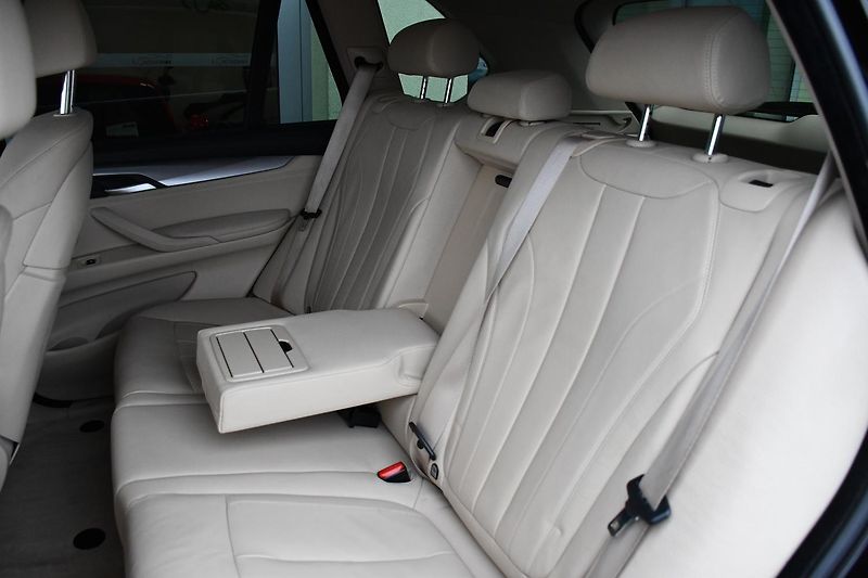 BMW X5 xDrive40d  K360°ACC ČR - fotka 20 z 38