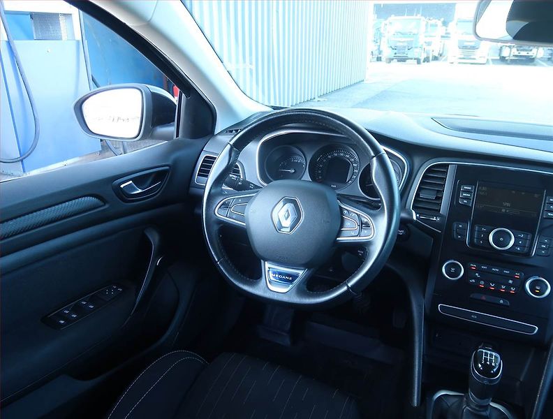 Renault Mégane (2018) Limited 1.6 SCe, Serv.kniha - fotka 7 z 20