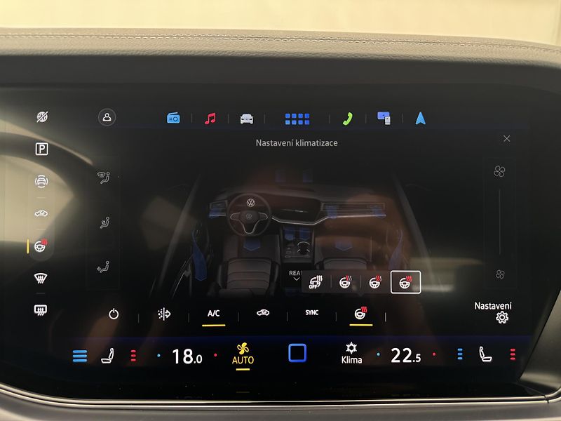 Volkswagen Touareg 3.0Tdi*1-MAJ*DPH*R-LINE*HUD* - fotka 40 z 47