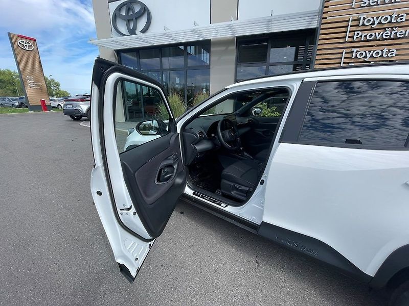 Toyota Yaris Cross 1.5 Hybrid 130k FWD Style - fotka 12 z 28