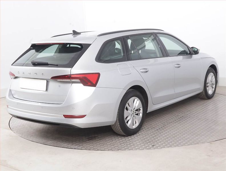 Škoda Octavia (2022) Ambition 2.0 TDI, ČR,1.maj - fotka 5 z 15