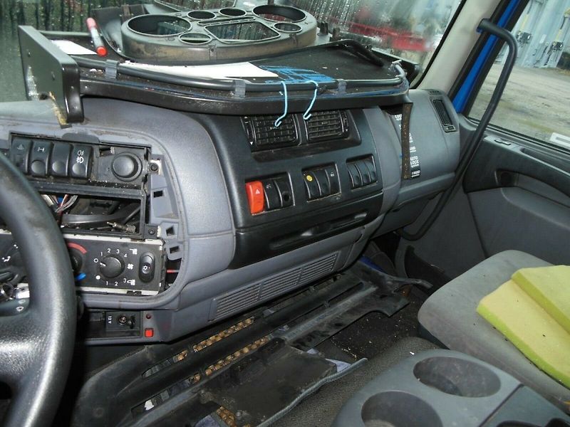 DAF LF 45.180 na náhradní díly 4,1 - fotka 11 z 19
