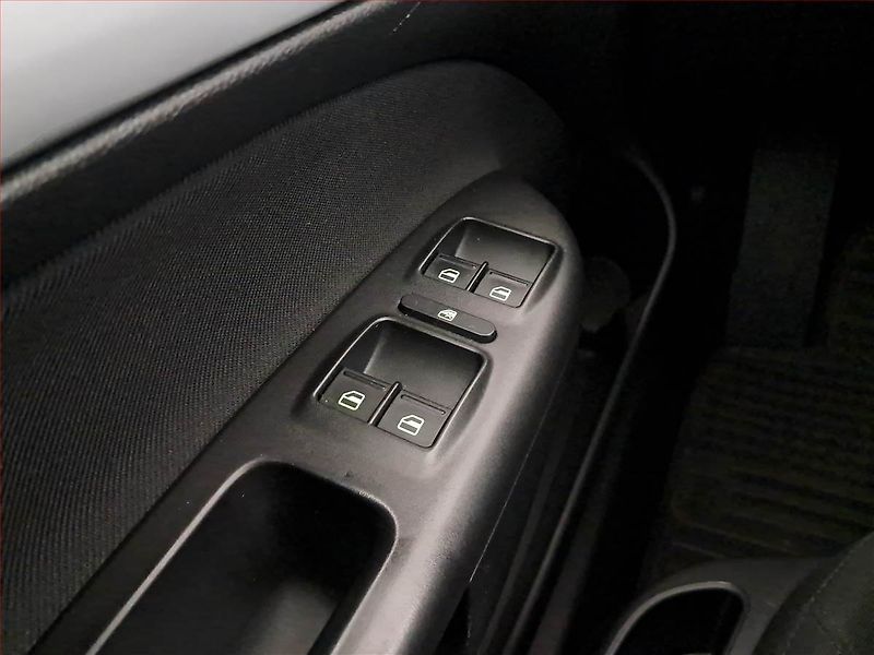 Škoda Octavia (2010) Ambiente 1.2 TSI, Serv.kniha - fotka 16 z 16