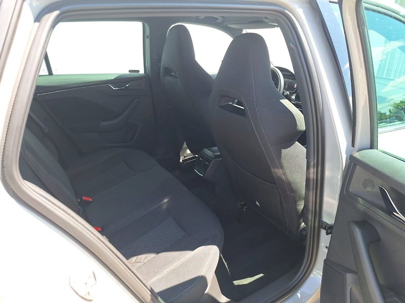 Škoda Kamiq (2021) 1.0 TSI / 81 kW / 7DSG / STYLE - fotka 29 z 35